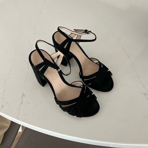 NWOT Stuart Weitzman suede heels